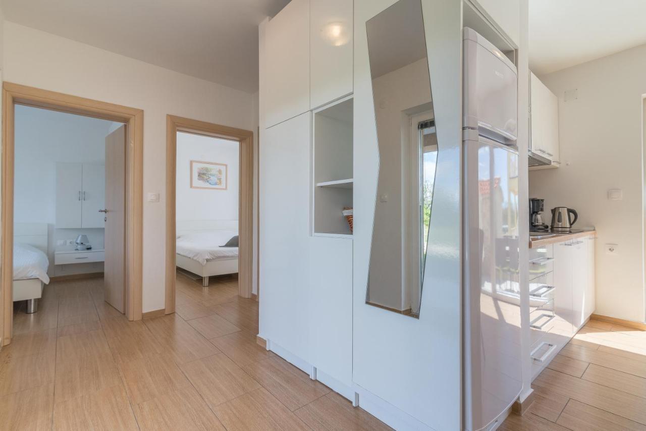 Enona Apartment *