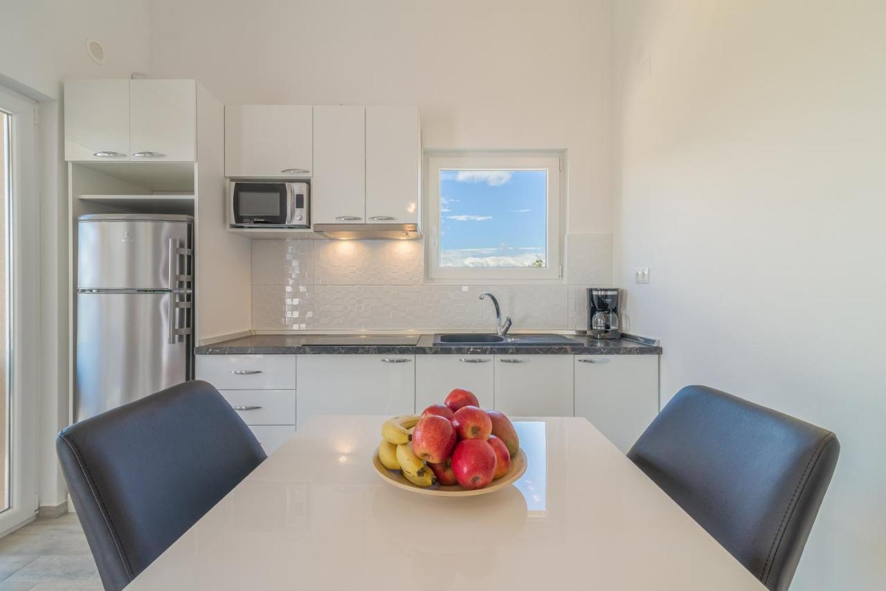 Enona Apartment