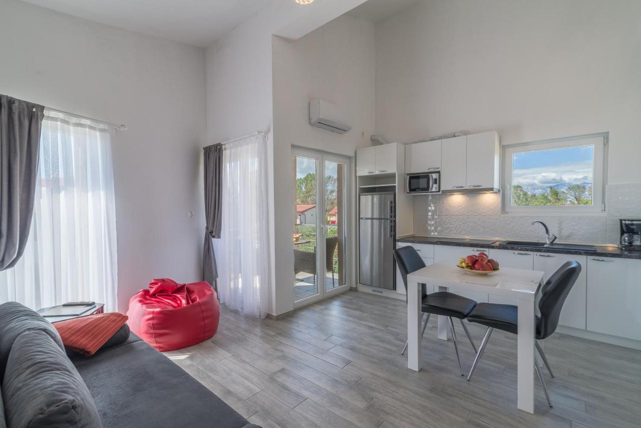 Enona Appartement Nin